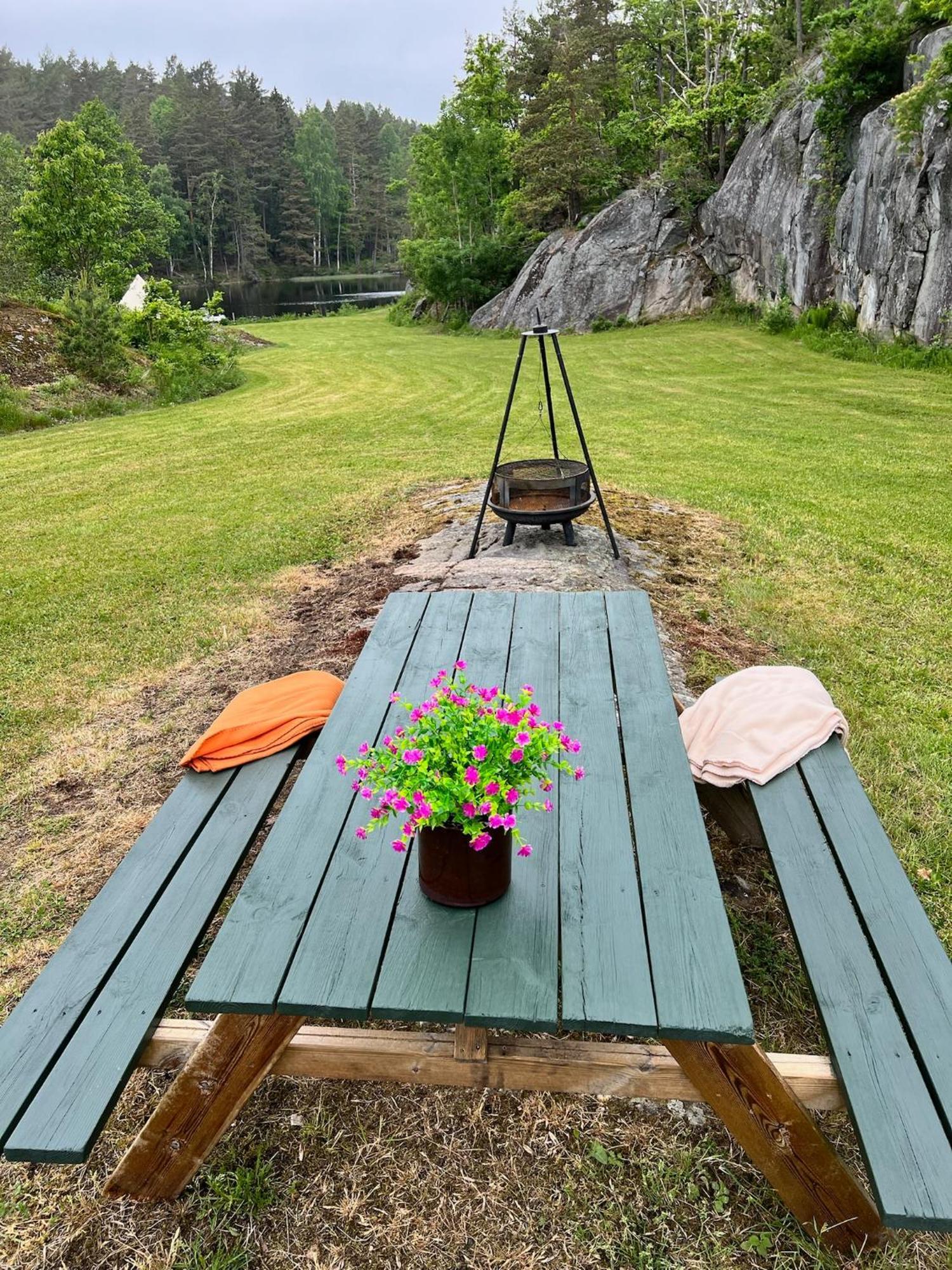 Hommen Gard Glamping Hotell Risør Exteriör bild